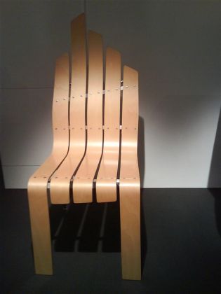 �o�治�������������