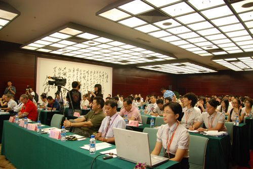 �Ҽ�չ�߷�Փ�����O(sh��)Ӌ(j��)��׃�Ї�(gu��)