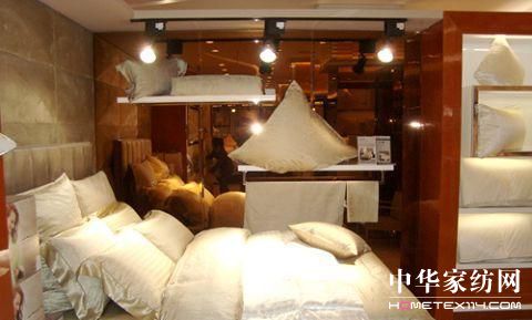 ESTEEM��q�Ҽ��T����չӭ�߳�