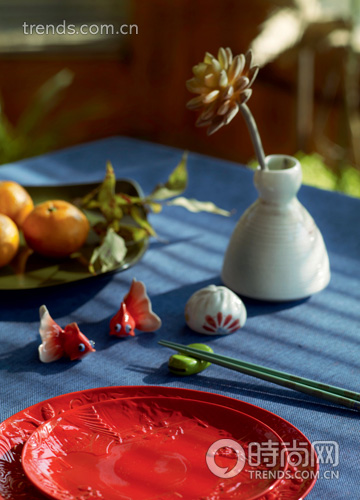 �f��(m��ng)�´ɸ��܃�(n��i)��Ԋ�鮋��