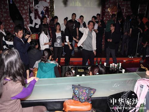 ����Ҿ�2010�ꃞ(y��u)��T���C������A�M�xĻ