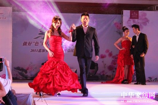 ���á�ɫ��Ů�������ܡ��ʡ�����