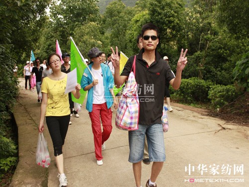 �Pʢ���]�������Ă��� ֻ�������ĈF�