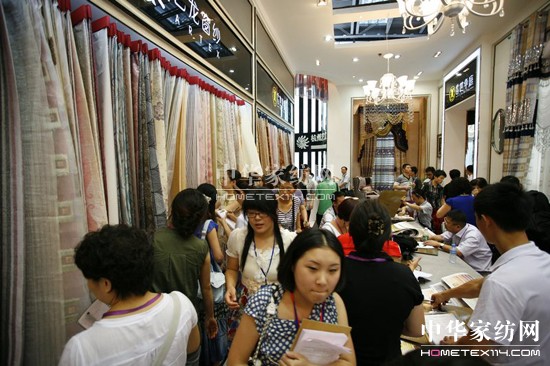 �o������չ����(j��ng)�Q(m��o)���Մ