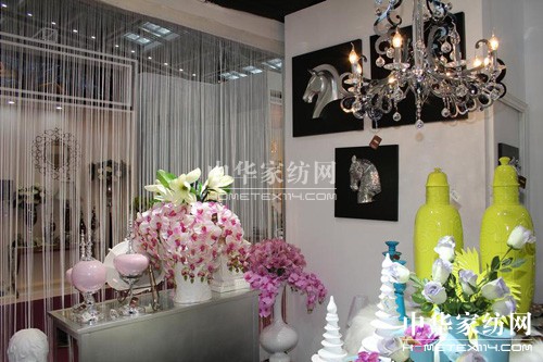 ���ڇ��H�Ҽ���ˇ�߼Ҿ��Ʒչ�[��(hu��)