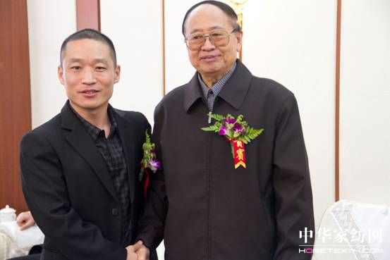 �Ї���(j��ng)��(j��)��̼�D(zhu��n)���c�ɳ��m(x��)�l(f��)չ���(hu��)