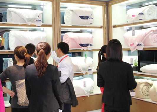 �Ӊ�(m��ng)�R2012��Ʒӆ؛��(hu��)����עĿ