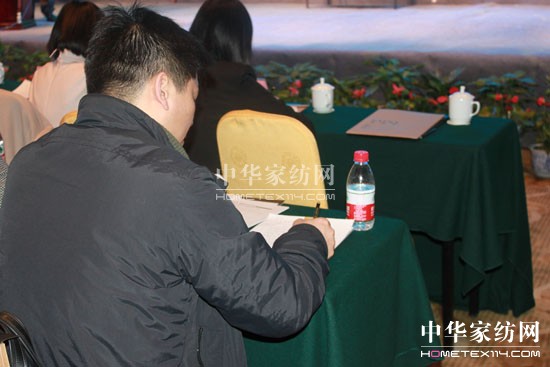 ɯ��2012������Ʒ�l(f��)����(hu��)¡�����_