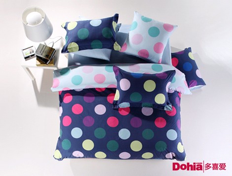 ��ϲ����Ʒ���У���ɫ֮;���L�д���