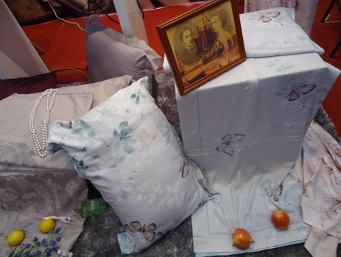 ���Z(y��)�Ҽ��V��չ��(hu��)�A�M(m��n)��Ļ