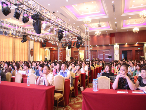 �Ϸ����2012����Ʒ�l(f��)����¡���e��