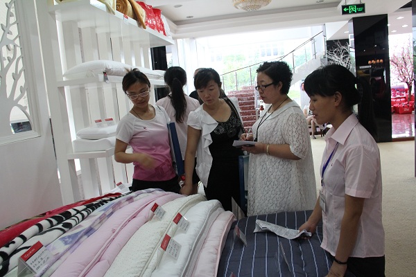 ���m2012�ﶬ��Ʒӆ؛�������Ļ���Ʒ���c(di��n)�Ƽ�