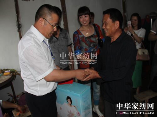 ʢ��F(tu��n)�hίο���^Ϫ�����y�h�T�����yȺ��