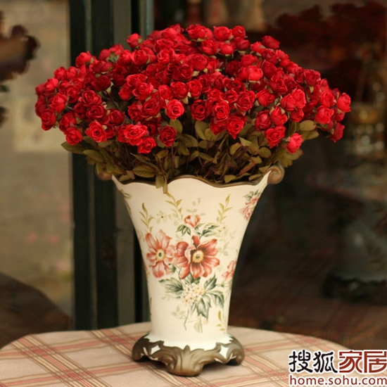 20��С�YŮ犐۵ļҾ���Ʒ���p(��)