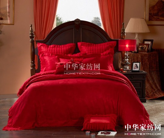 �Ӊ��R����ĸ�Ĺ�����������ɫ�����Ӱ