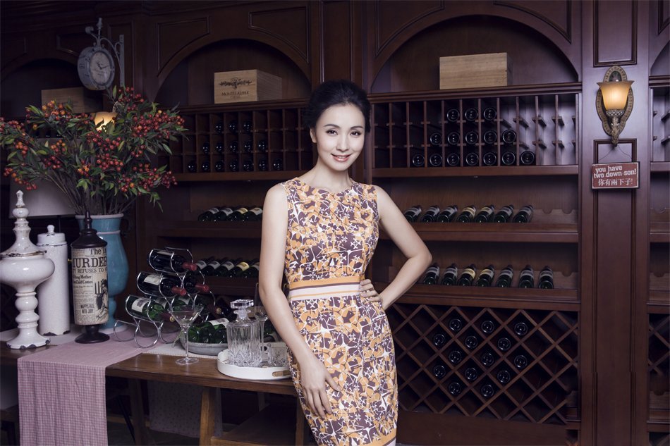 С�պ�y�ݾ����@�Ҹ�СŮ��ζ��