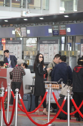 ��诬F(xi��n)��C�� �ɸ��M��̽��������