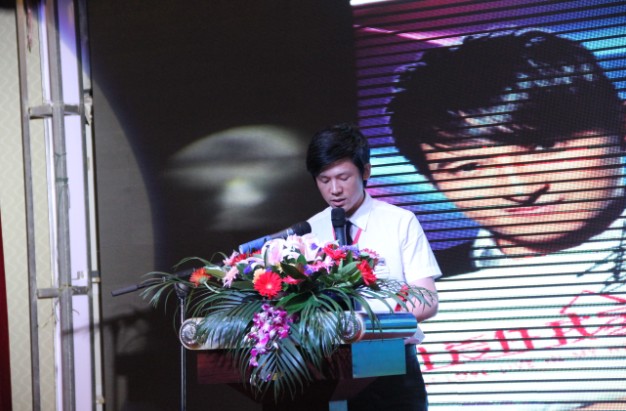 ��ϲ�B2013��Ʒ�l(f��)����(hu��)���_