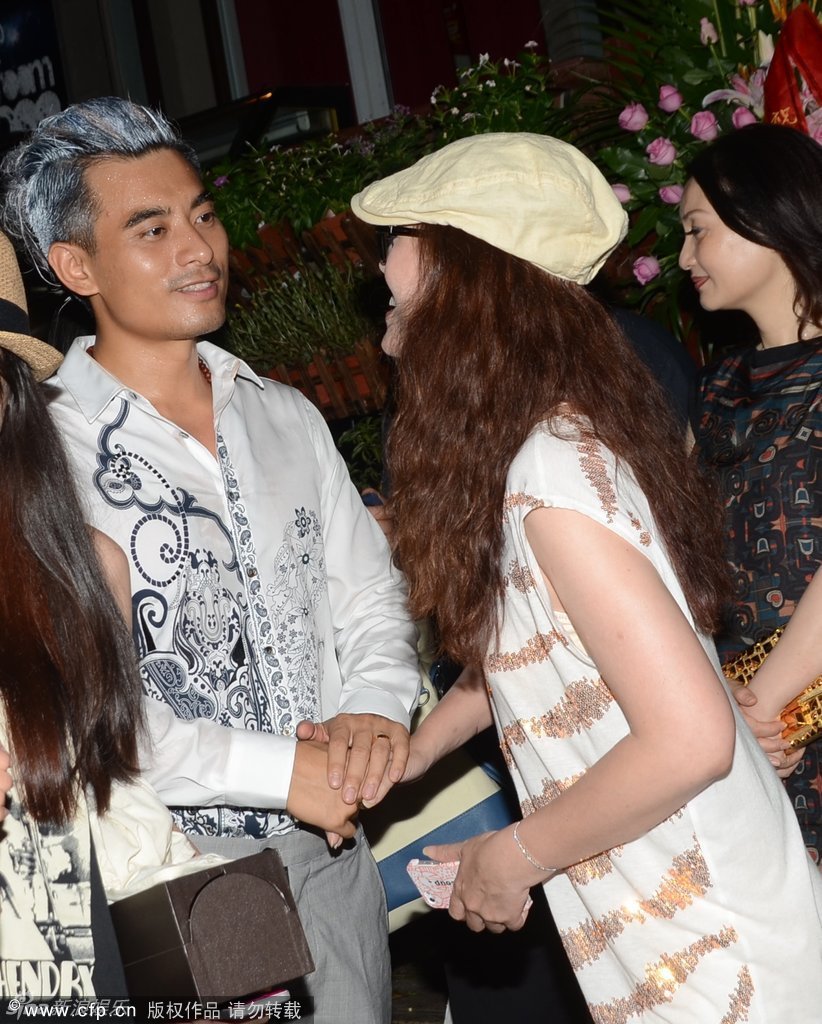 �ܺ��İ�������(ch��ng)������� ��Ů׃���