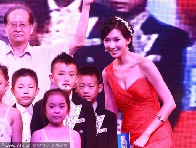 ��־�����?f��)ƽ����з۽z�ܱ�