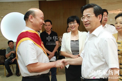 ʢ����L(zh��ng)���Ͻ̫@�С�����ģ��������(ji��ng)��