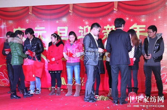 ��ϲ�B�Ҽ�Ԫ������A�M���_