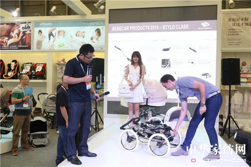 i-baby�ɞ�CBMEչ�����c��i-mummy�W���ǈ�