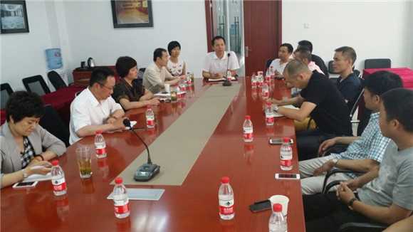 �Ҽ��f(xi��)���I(l��ng)��(d��o)ǰ�����ˇ��H�������{(di��o)��