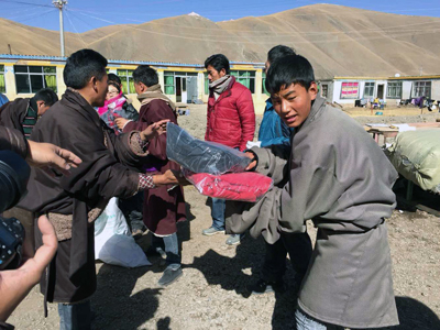 �_�R�Ҽ��ۂ������������М�ů��ٛ(z��ng)���Y�F(xi��n)����(b��o)��(1)