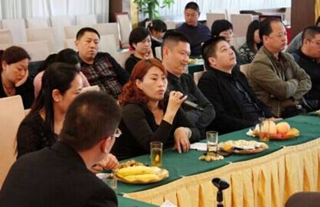 ���ˍu�Ҽ�2015������Ʒ�b�p���߽�(j��ng)�N����Մ���A�M�Y(ji��)����