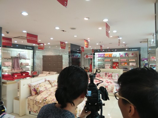 �Ϻ������С���Ŀ�M���MԽ���Ҽ�