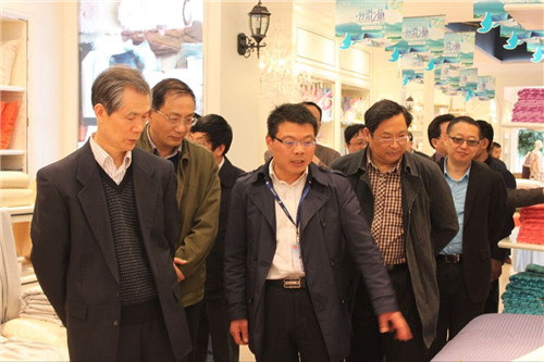 ��ͨ�����f(xi��)��ϯ������һ�����Pʢ�Ҽ��{(di��o)��