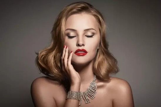 Ů�����@�ӟ��ɵ����z���D��zS+��Ů�������