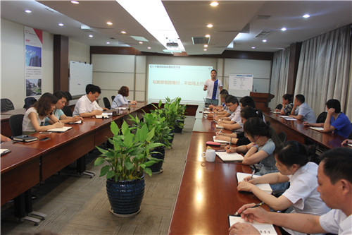 �ûʼ��F���c��п�·�y�У������R�ϳ��l(f��)