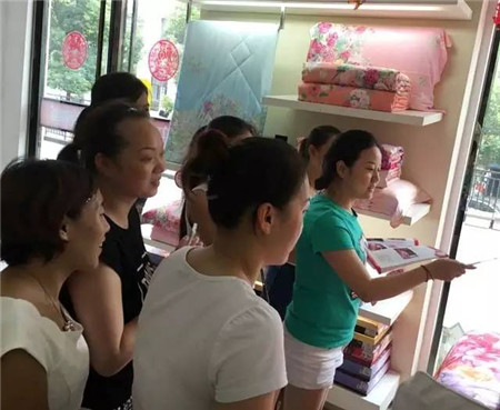 �Pʢ�Ҽ���������񹲾ۣ�ͬ��(chu��ng)�＾�x��