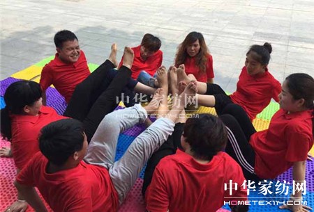 ������ؾ�Ӣ�R������ϵ�＾�l(f��)չ��