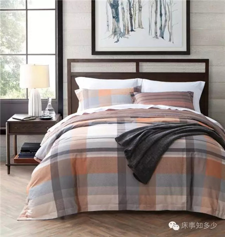 ����Ҽ���һ��ɫ����(l��i)�����ζ���ħ����