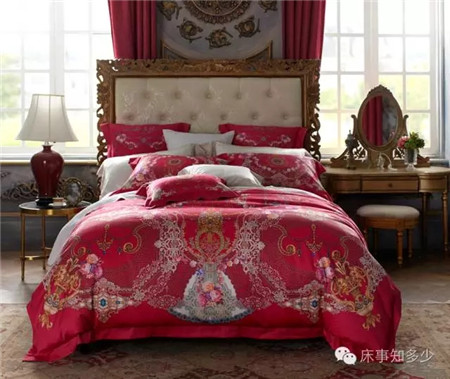 ����Ҽ���һ��ɫ����(l��i)�����ζ���ħ����