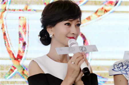 �w��֥�@�G���಩��Ҽ�����ɼ���W���R˹��(zhu��n)�u(m��i)��������F(xi��n)��(ch��ng)