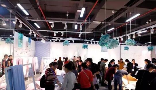 ���R���Ҽ�2017������Ʒ�l(f��)����(hu��)�ɹ��e��