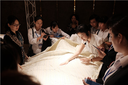 ��(du��)Ԓ(hu��)���졪����ESTEEM��ͥ�Ҽ�2017�괺����Ʒ�l(f��)����(hu��)���A�M(m��n)��Ļ