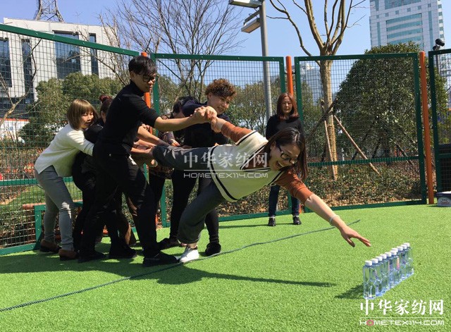 �Pʢ�Ҽ�2017������Ʒȫ��(gu��)Ѳ����Ӗ(x��n)��(hu��)����һվ�ڽ�����ʽ���_�Ļ��