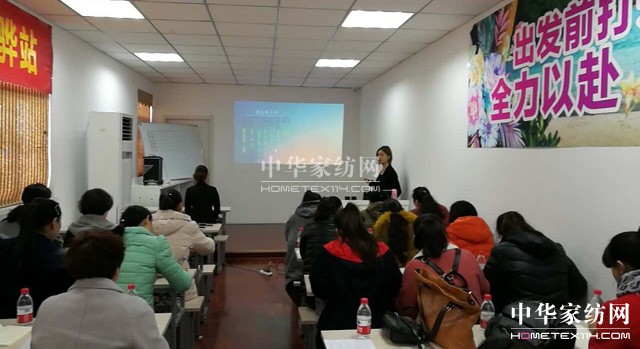 �Pʢ�Ҽ�����Ӣ�Ƽ��S�����(m��ng)��Ⱥ�t����־�ڎp����