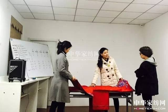 �Pʢ�Ҽ�����Ӣ�Ƽ��S�����(m��ng)��Ⱥ�t����־�ڎp����