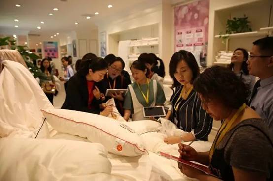 �Pʢ�Ҽ����۵����E��2017�ﶬ��Ʒ�l(f��)�����A�M�Y�����sҫ35����