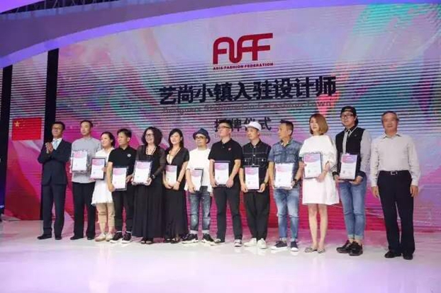 �����������˼�������ޕr�������¸߶ȡ���2017���ޕr��(li��n)�ϕ��Ї�����ں������_