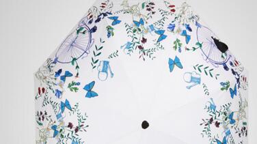 ���ձ؂������M�ڵ������Ϻ����H��Ʒ�Ҿ�չ��