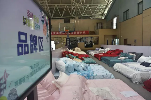 �Ҹ�������ζϯ����ͨ������������300���Ҽ��a(ch��n)Ʒ��Ů�����