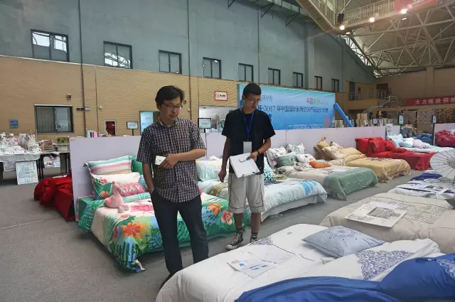 �Ҹ�������ζϯ����ͨ������������300���Ҽ��a(ch��n)Ʒ��Ů��ʣ�