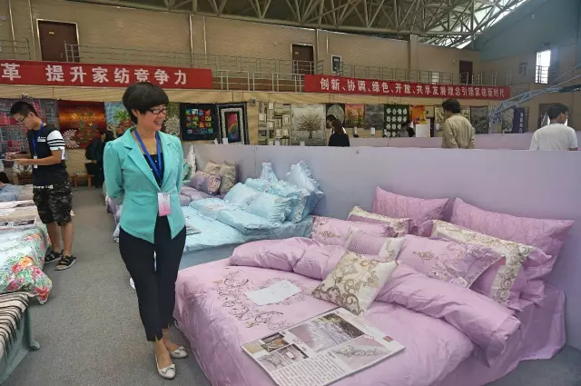 �Ҹ�������ζϯ����ͨ������������300���Ҽ��a(ch��n)Ʒ��Ů�����